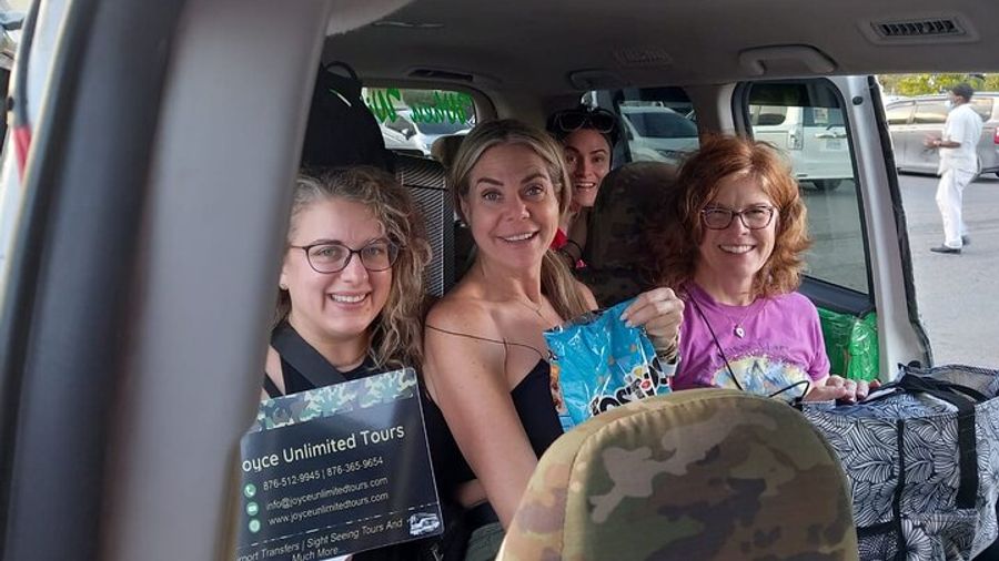 Montego Bay Airport Transfers Private Taxi to Hotels in Negril