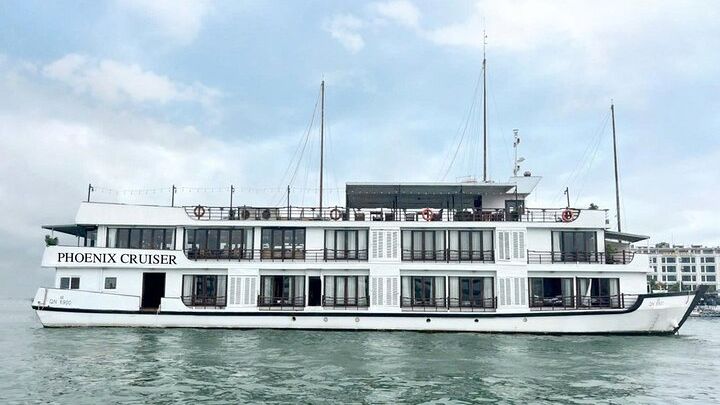 2-Day Halong Bay Discovery Cruise from Hanoi