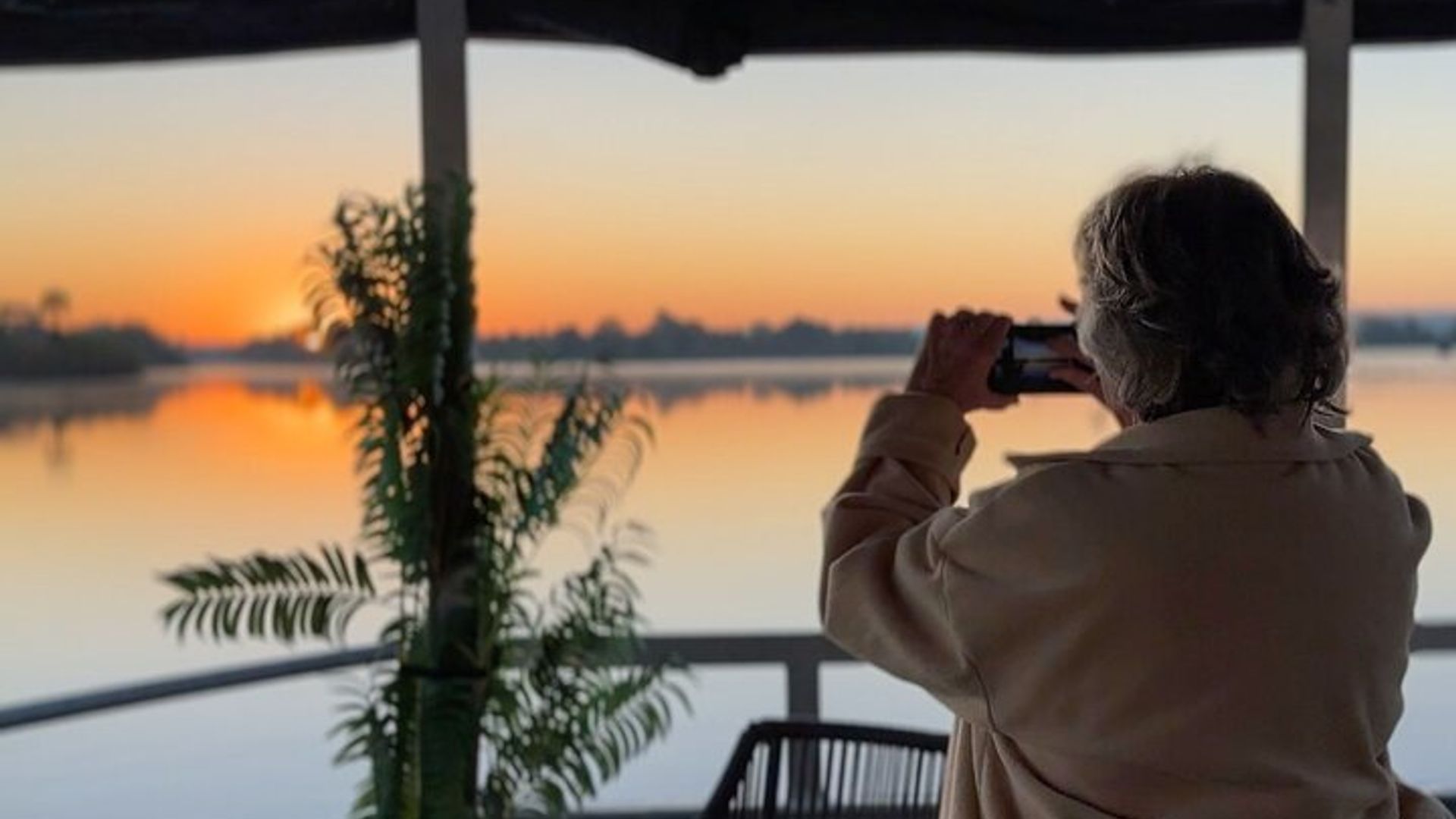 Riversong kare kare Umuseke izuba rirashe Inyoni Zambezi Cruise