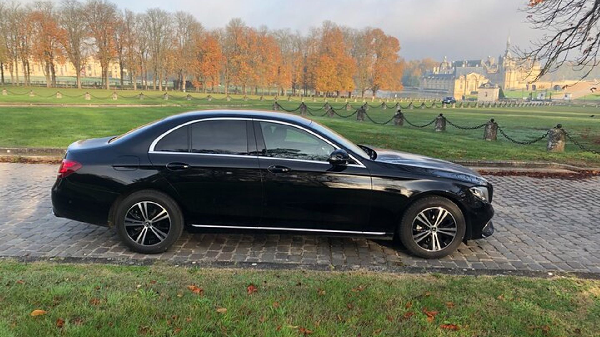 Privater Transfer von den Flughäfen CDG und Orly in Paris nach Le Havre