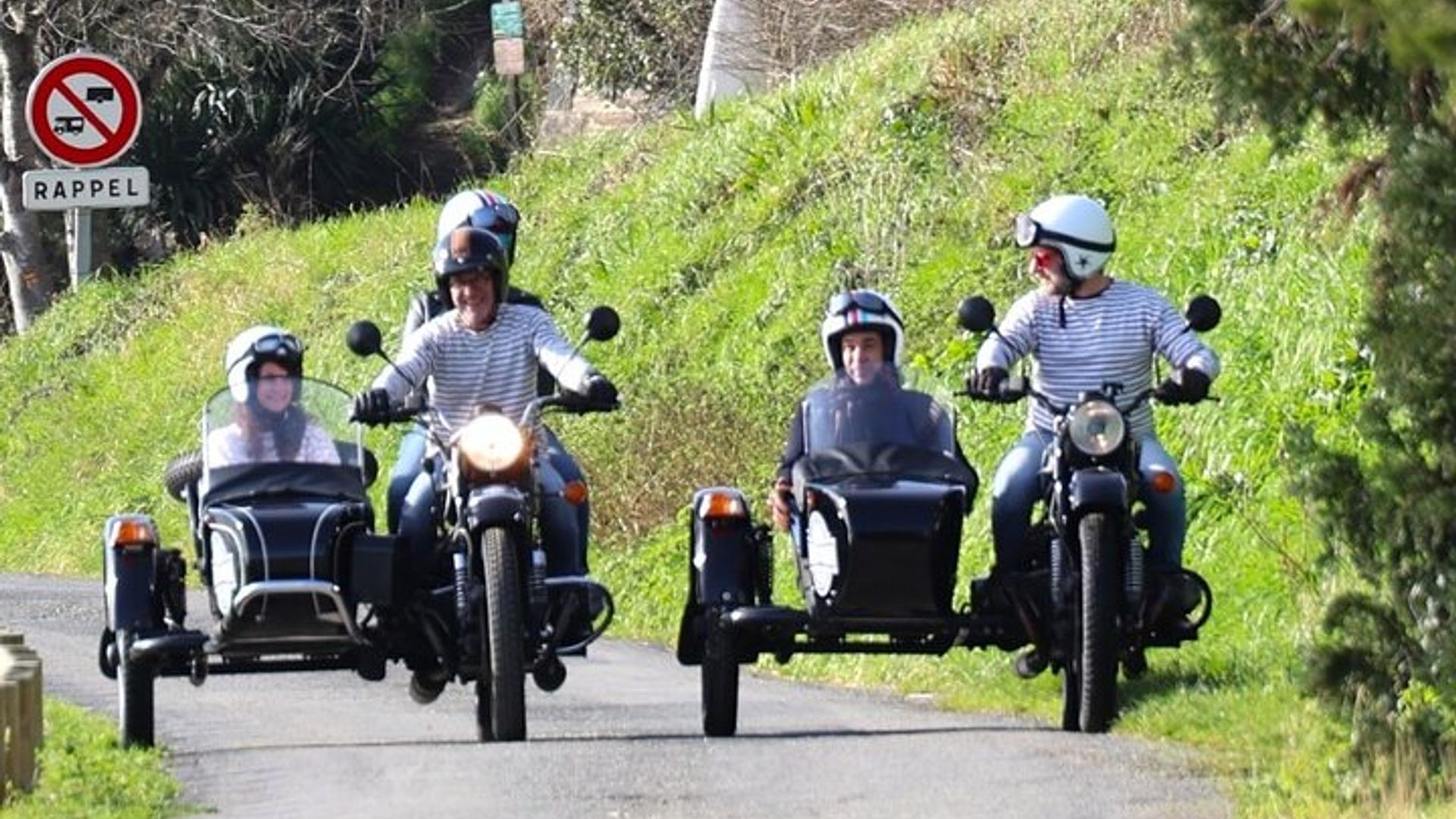 Excursión privada de medio día en sidecar de Saint Malo al mercado de Cancale