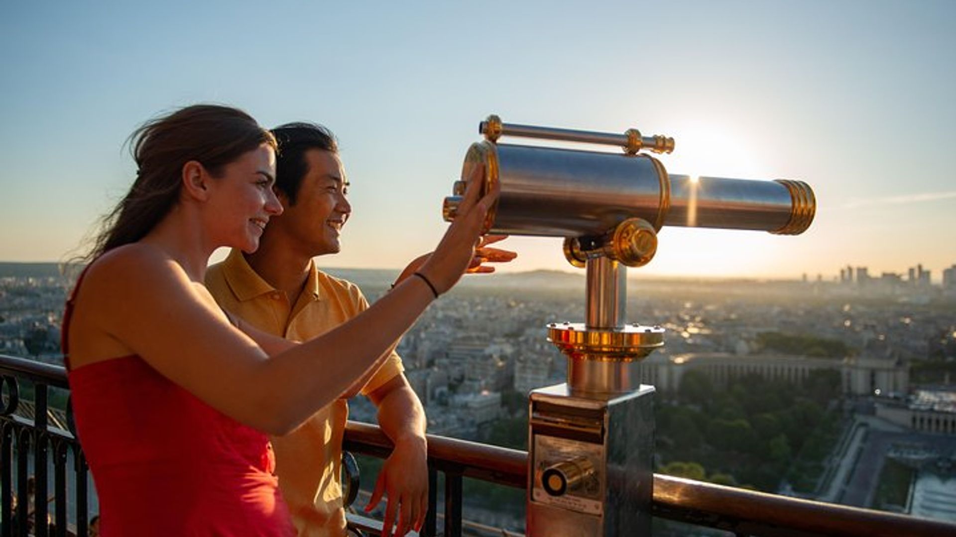 Paris: Dinner Cruise, Eiffel Tower and Moulin Rouge Package