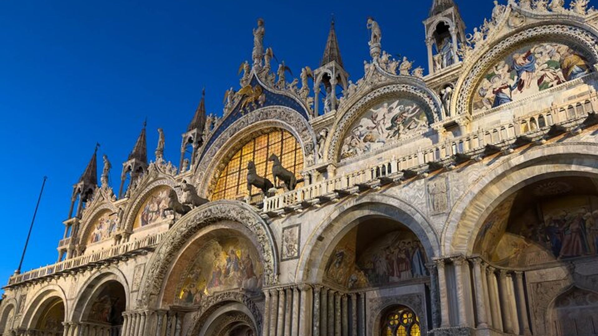 Venice Private Evening Stroll with VIP Entry to Saint Mark's After Hours