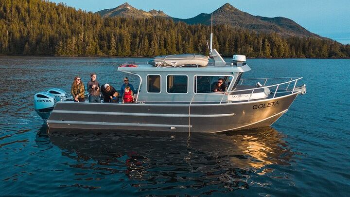Sitka Small-Group Scenic Wildlife Tour and Whale Watching