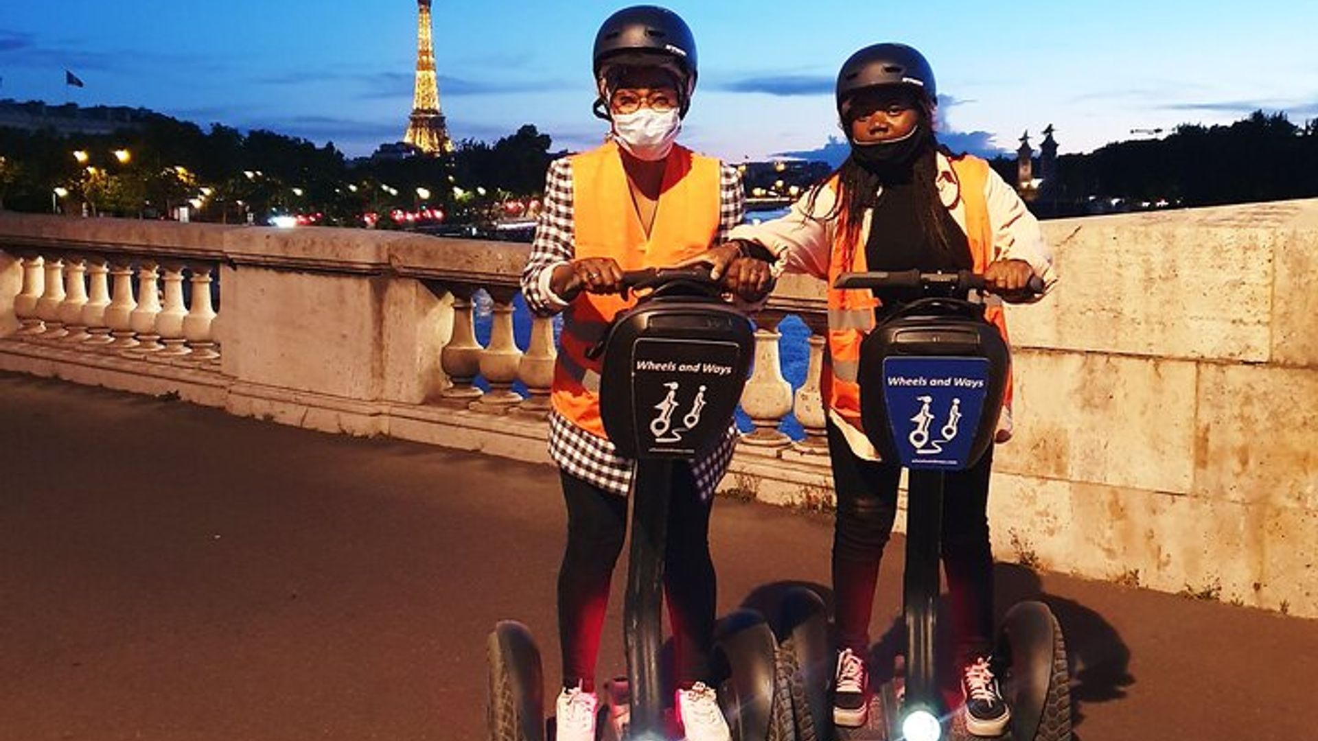 Segway by night ! Illuminated Paris image 1