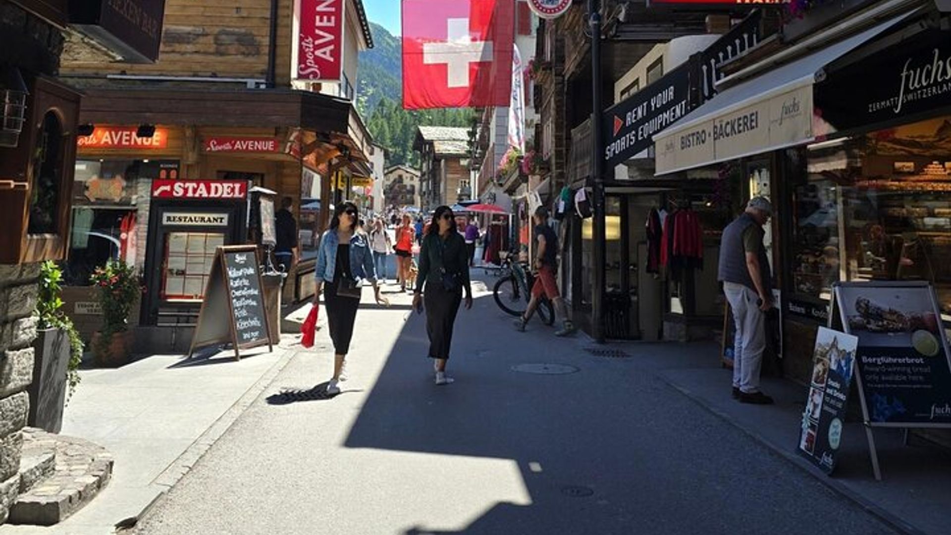 Zermatt Village Matterhorn und Mt. Gornergrat Kleingruppentour ab Basel