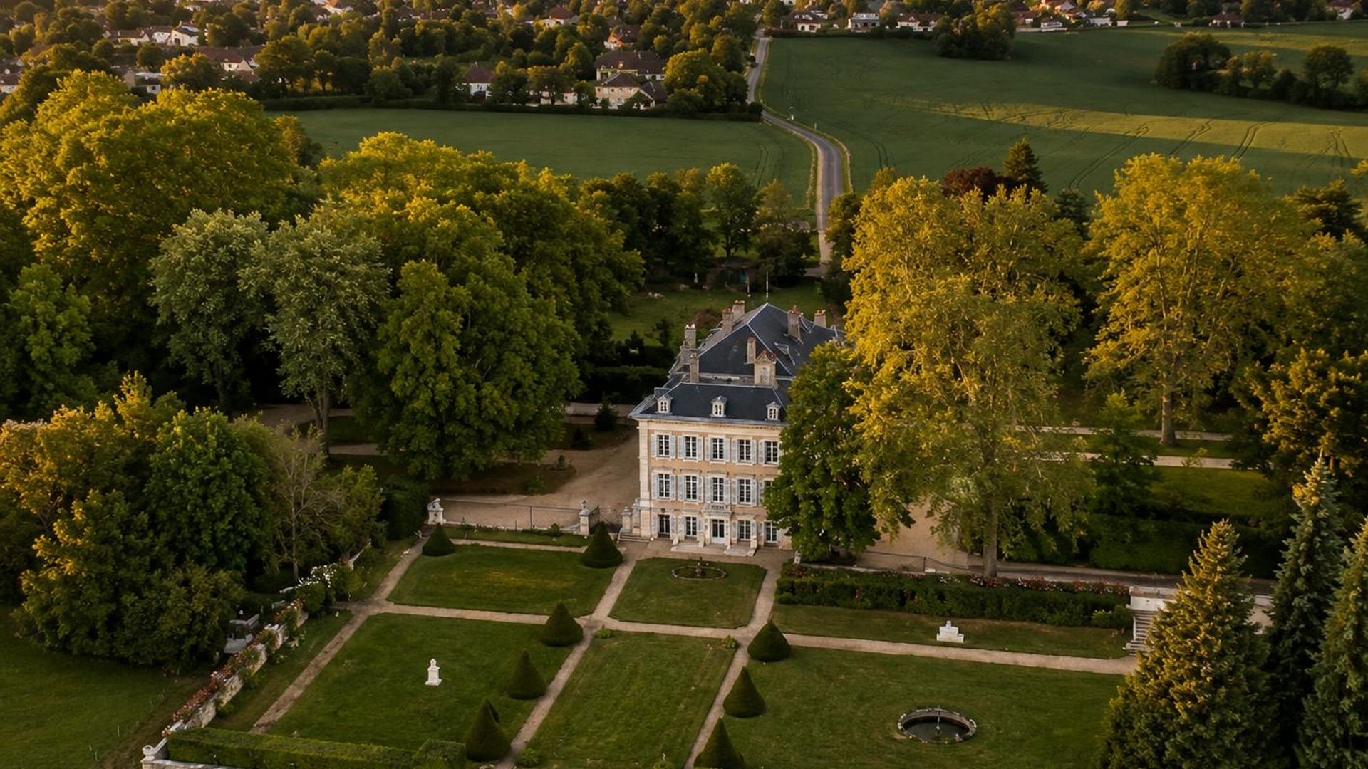 Château de Voltaire ticket and 1GB eSIM