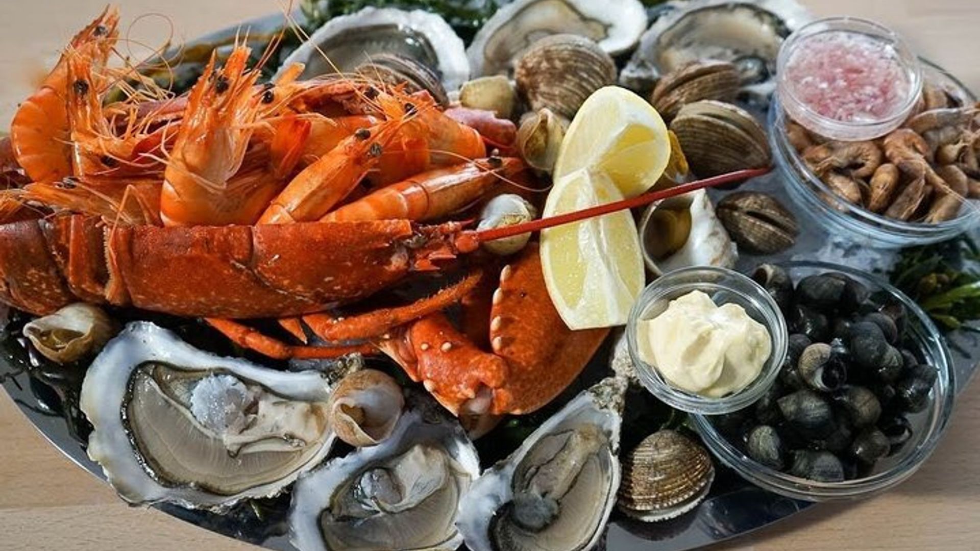 Excursión privada de medio día en velero y snorkel en las islas Lerins de Cannes