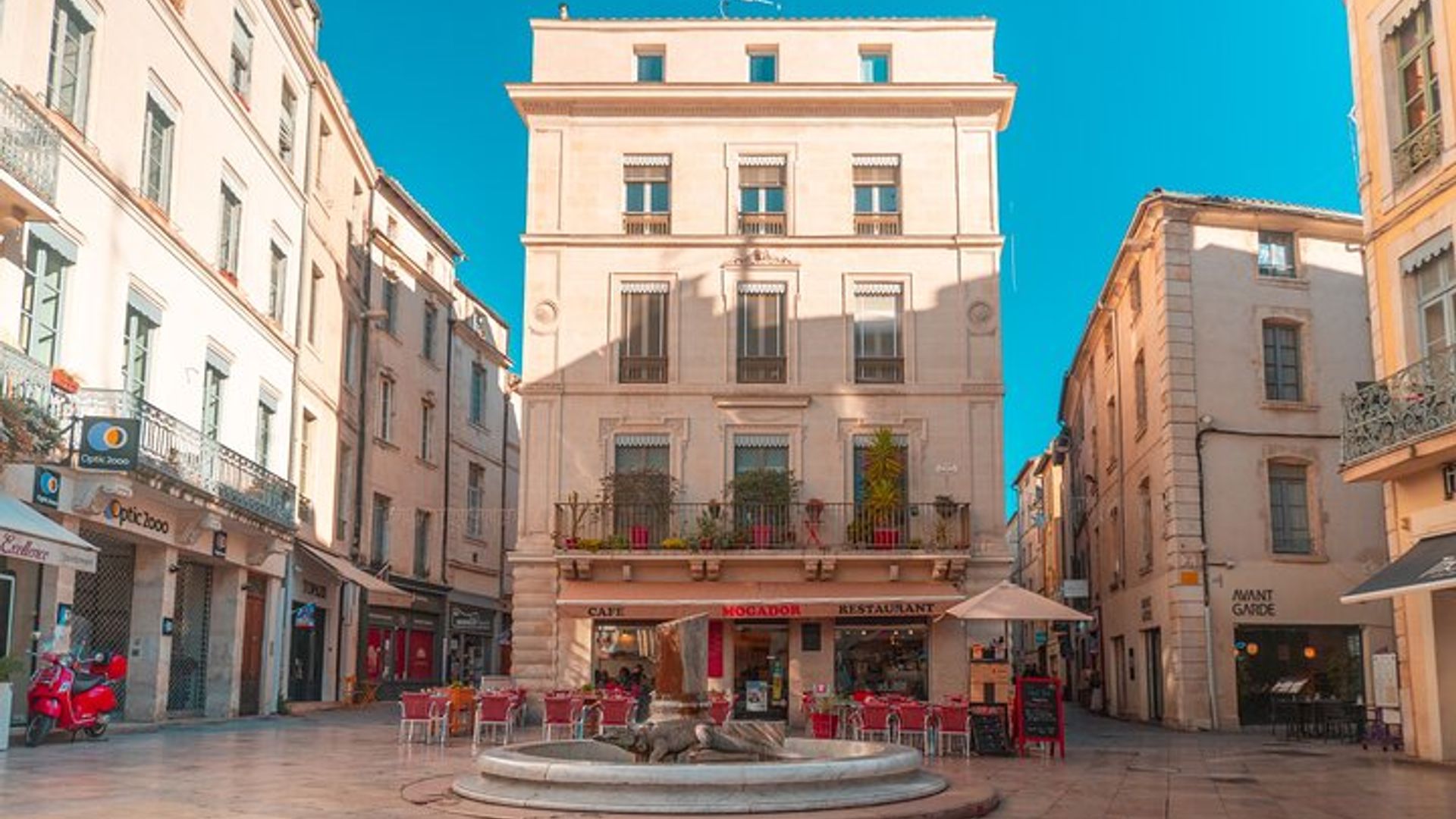 Nimes Inolvidable y Maison Carrée Tour privado en español