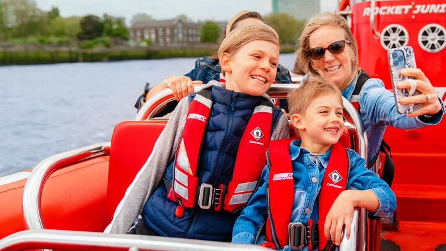 London: River Thames Small-Group Speedboat Sightseeing Tour