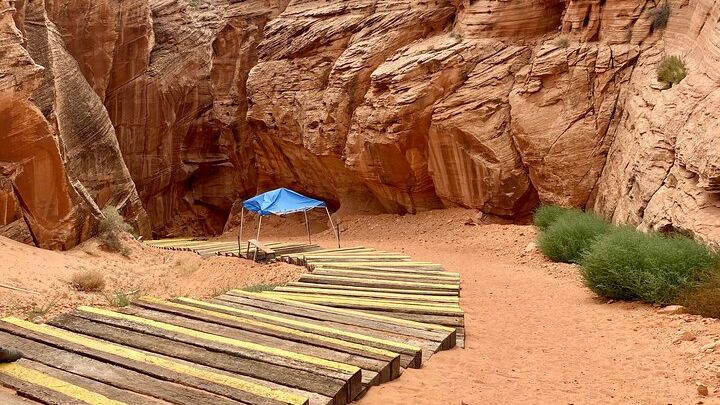Antelope Canyon X Admission and Guided Tour