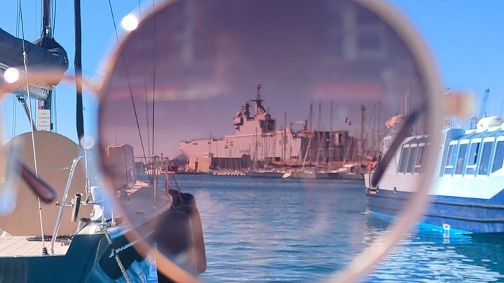 Visita guiada a pie por el casco antiguo de Toulon : Secretos e historias