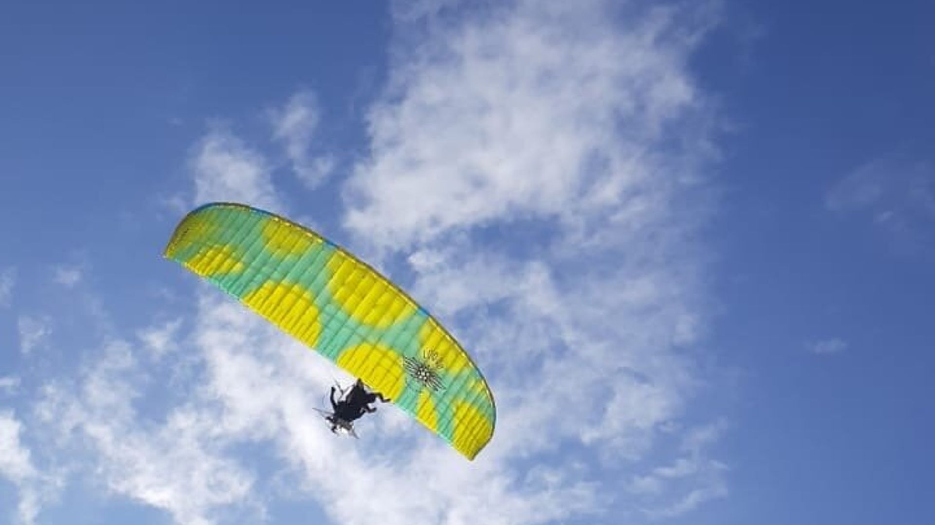 Vuelo en paramotor biplaza en Florianópolis, Brasil