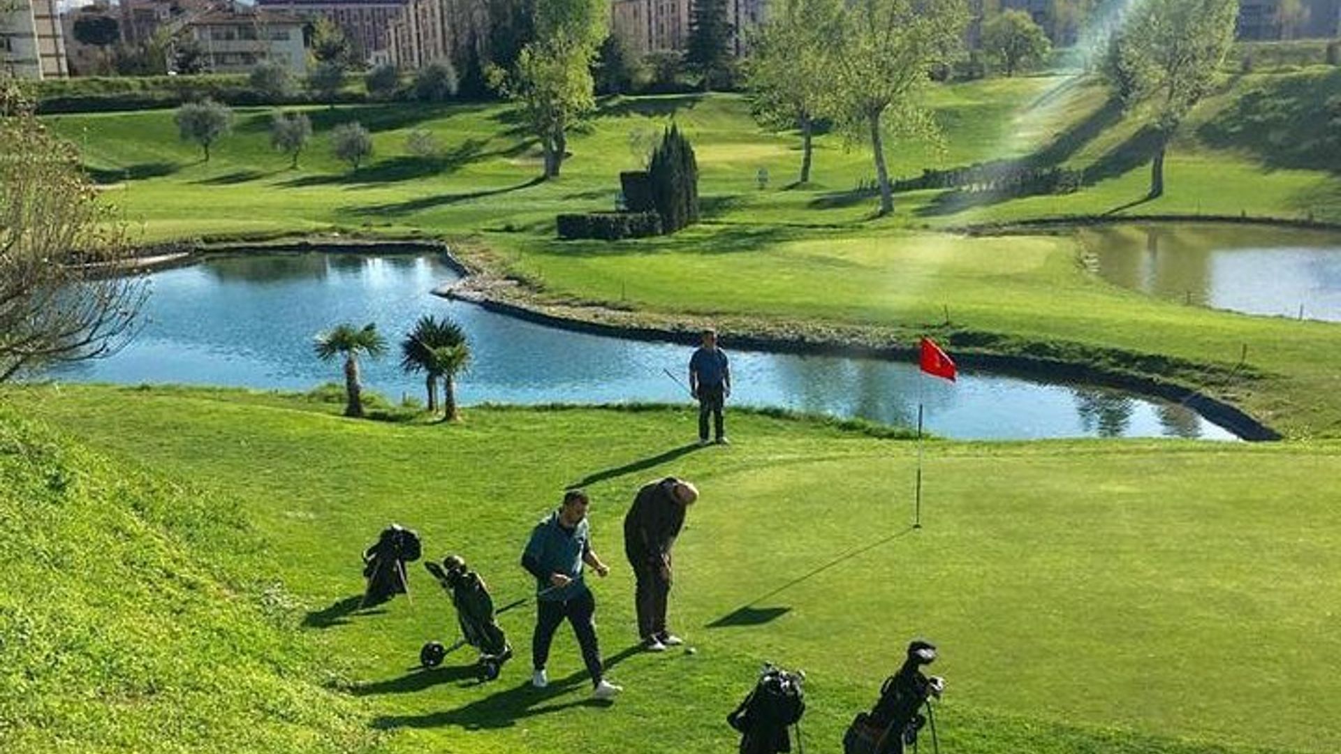 Florence Half-Day Private Golf and Lunch with Wine Tasting