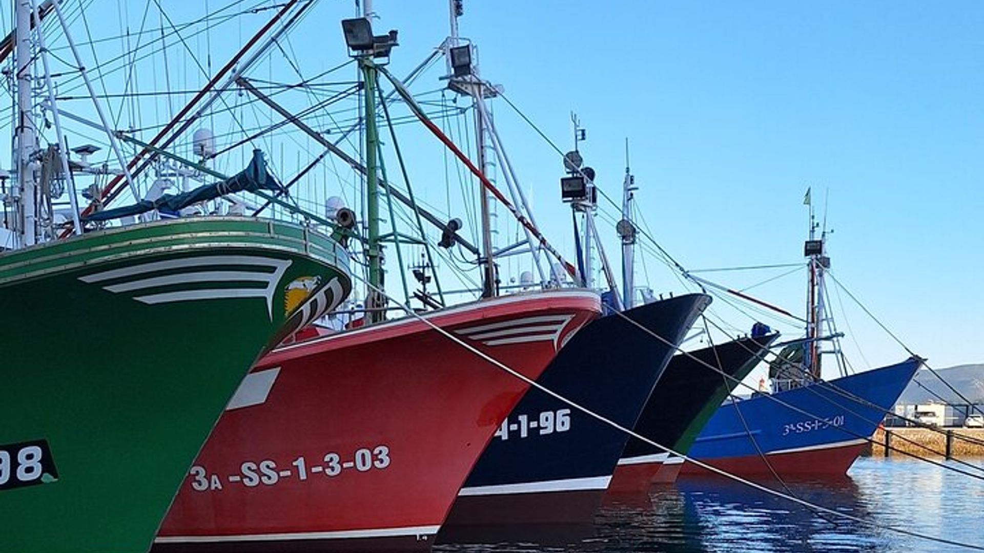 Discover Hondarribia from the Sea with Audio Guide