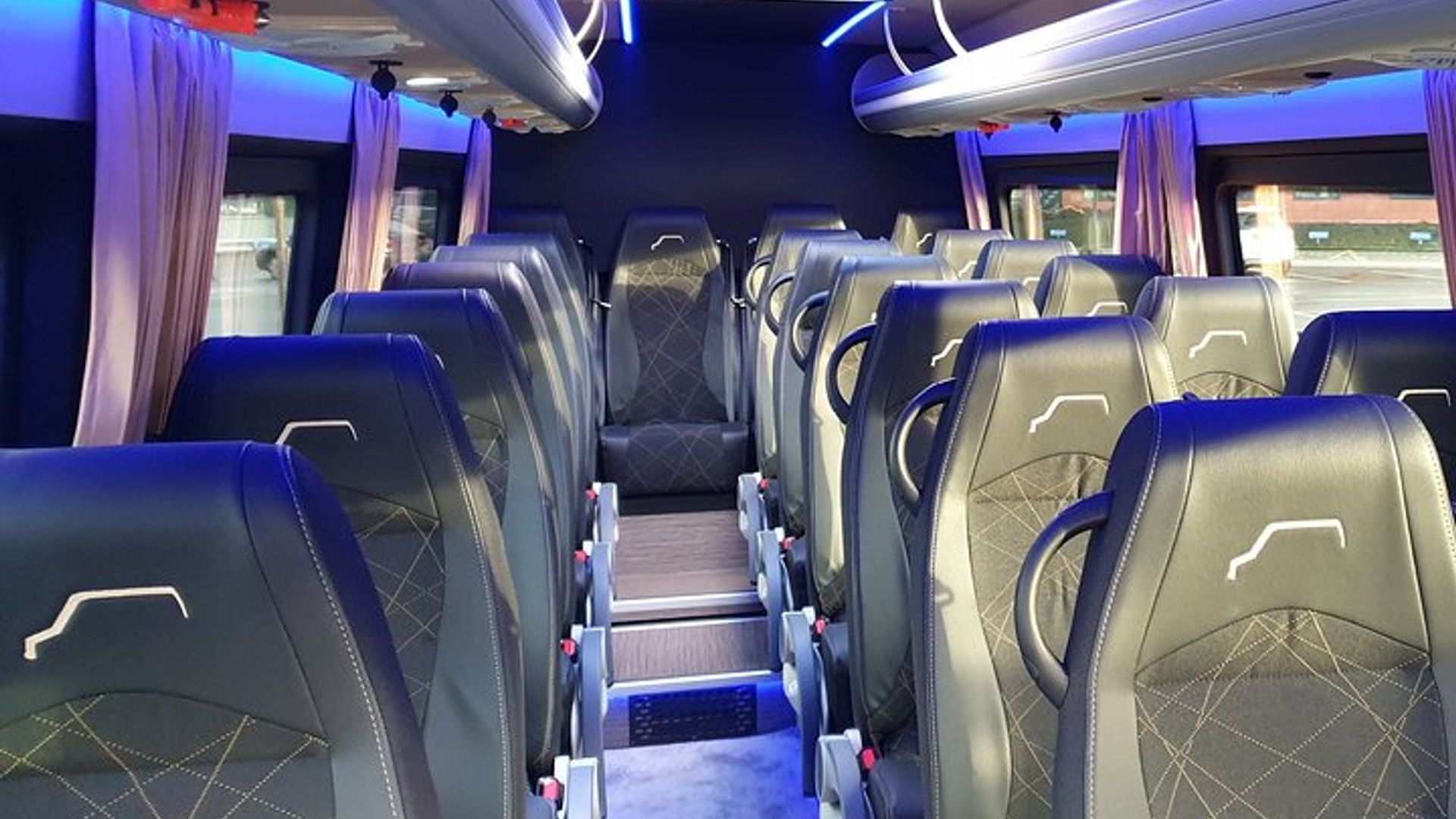 Amsterdam Schiphol to Amsterdam City Minivan Transfer