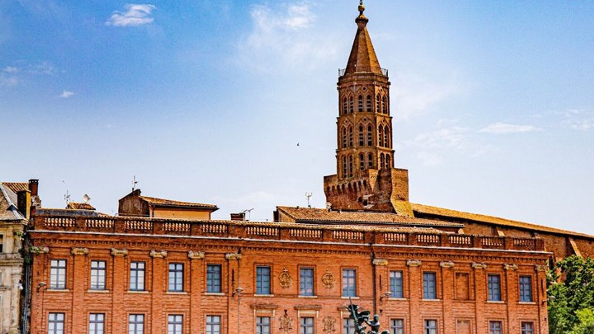 Montauban: 1h10 audio guided walking tour and 18 comments