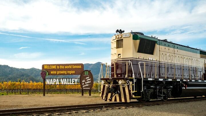 Napa Valley Wine Train to St Helena with Gourmet Lunch