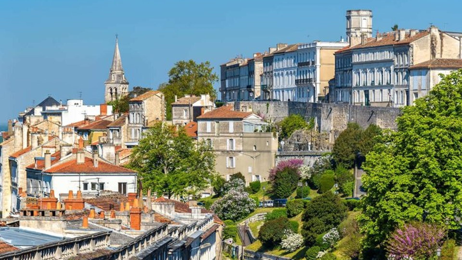 Hallo Angouleme : Private 2 - Stunden Intro Stadtrundgang mit Ortskundiger Reiseleiter