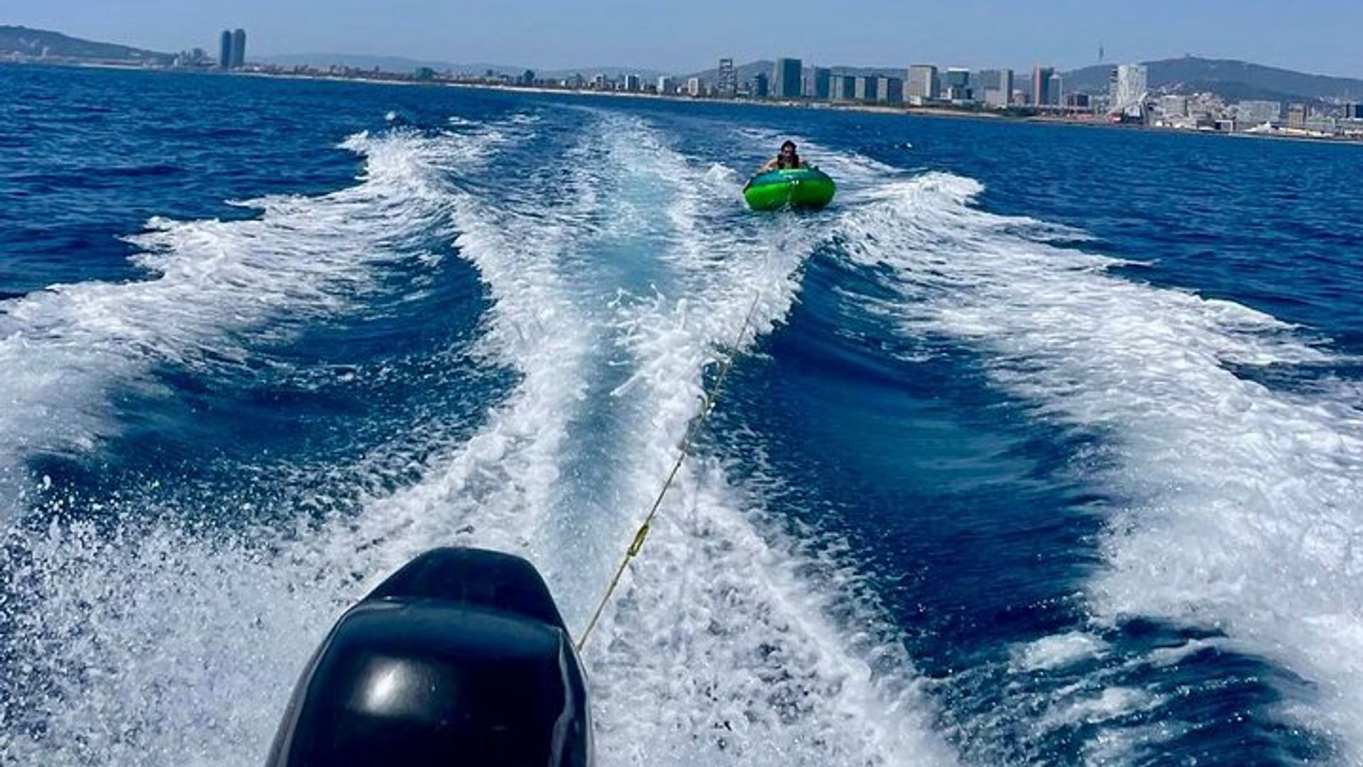 Barcelona Lancha rápida con Wakeboard y opción de tubería