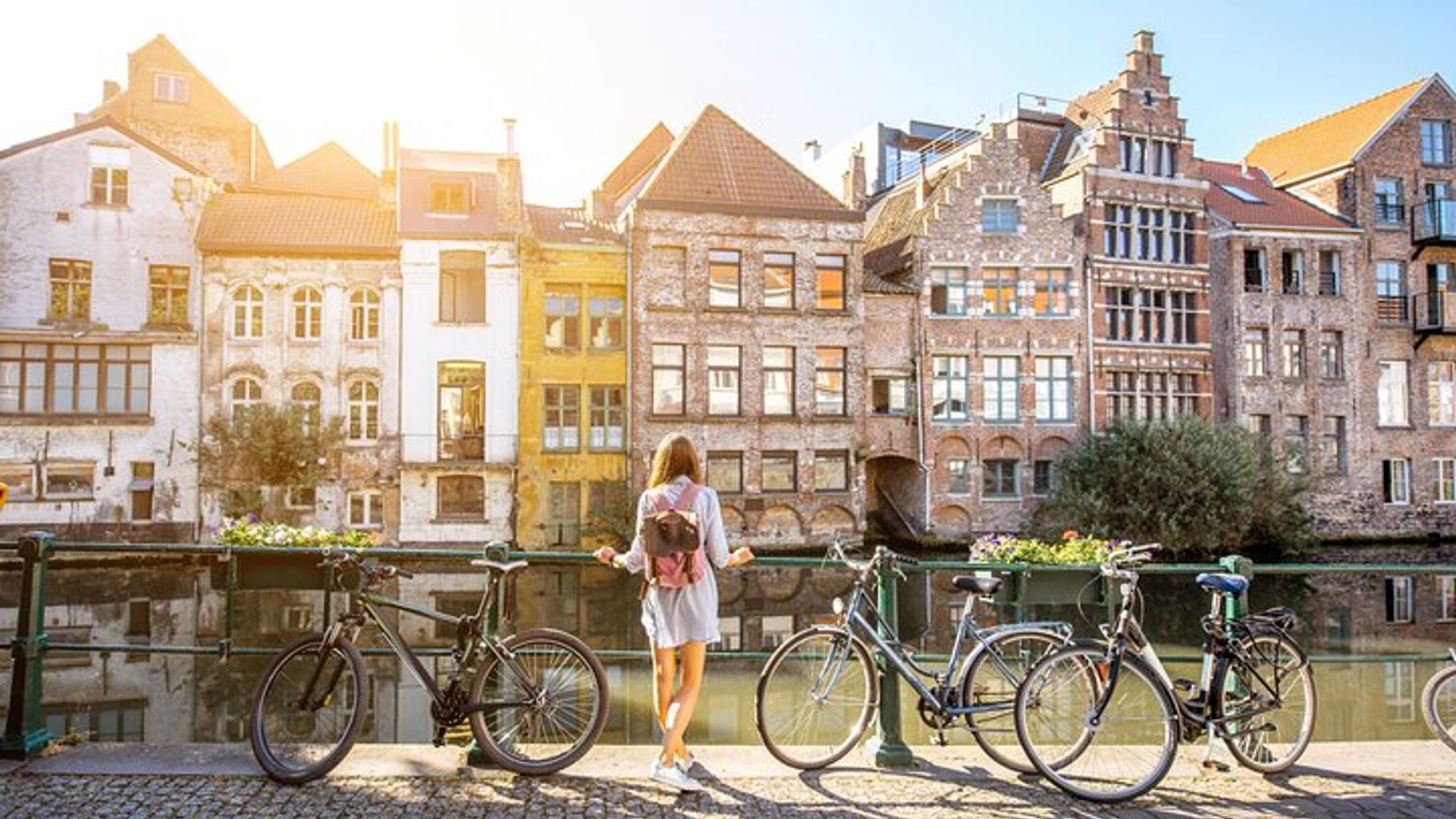 Traslado privado de Brujas a Bruselas, 2h Parada en Gante
