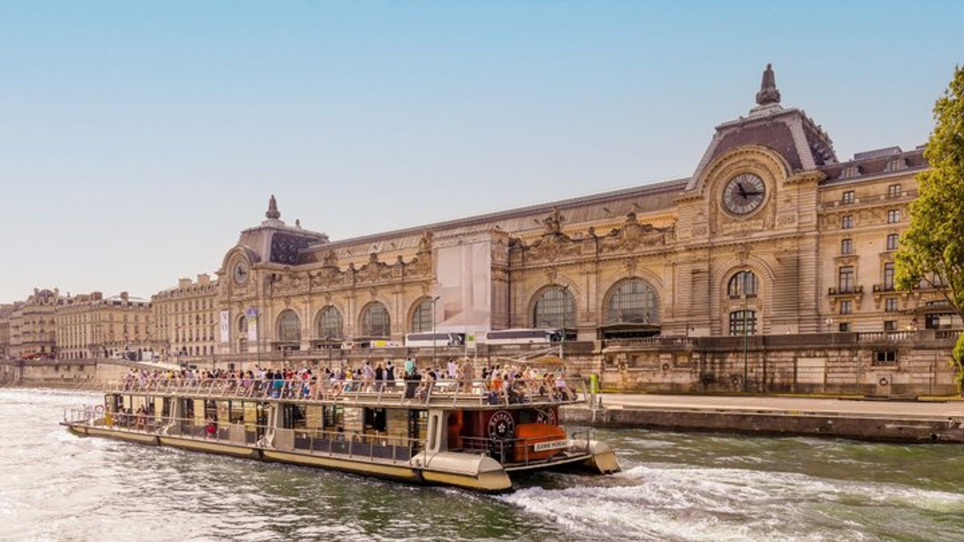 Seine River Cruise by Bateaux Parisiens from Eiffel Tower