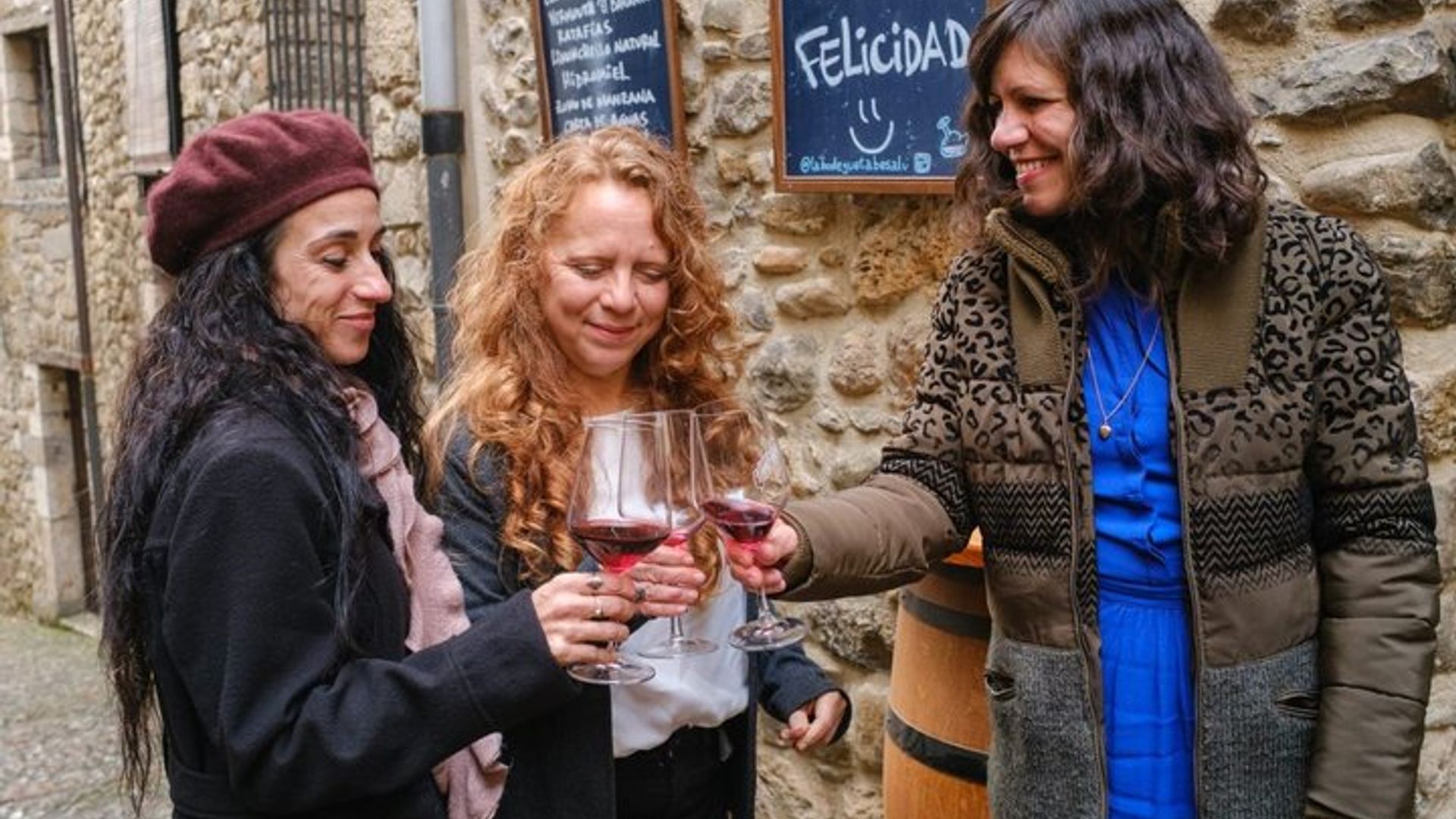 Mittelalterliche und jüdische Tour durch Besalú mit Würstchen, Ratafia und Wein