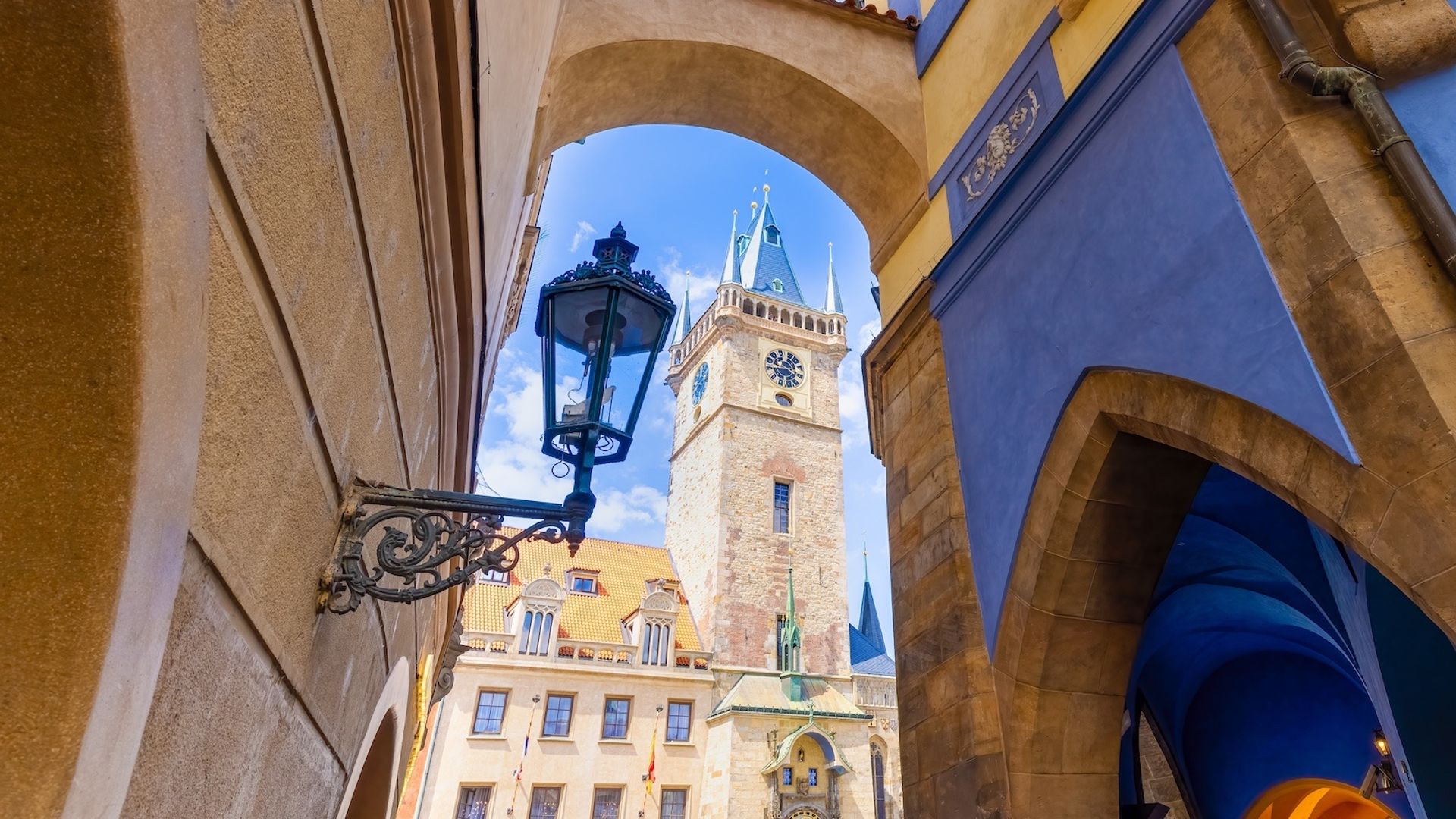 Old Town Tour: Highlights & Hidden Gems