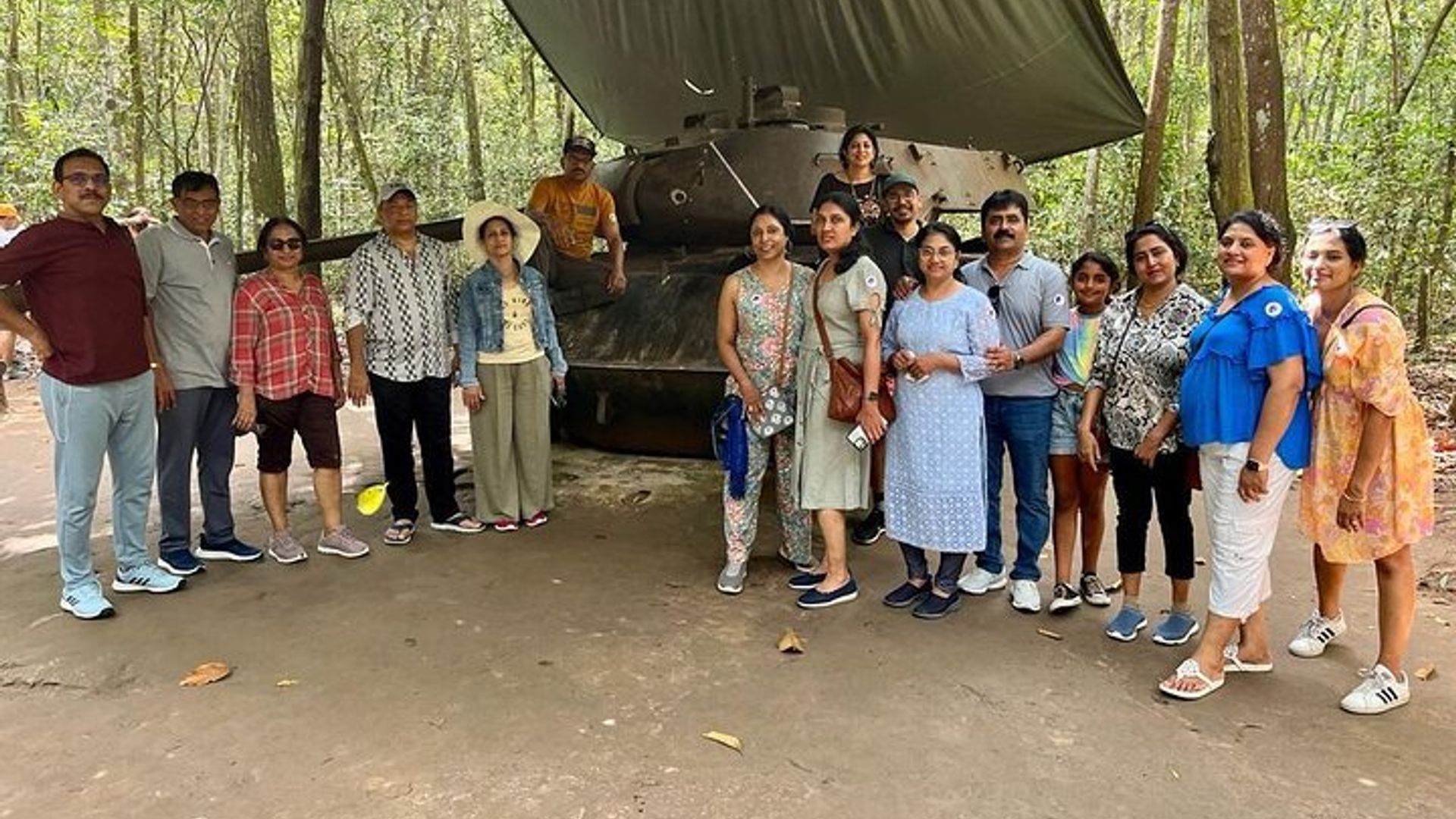 Private Tour: Cu Chi Tunnel - Tagesausflug zum Cao Dai Tempel