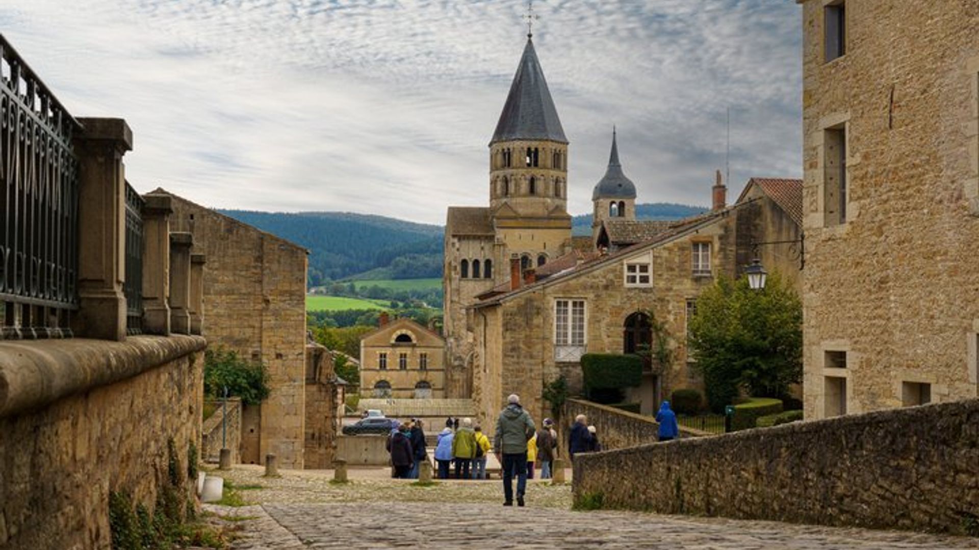 Cluny Abbey & Medieval Village: Self-Guided Audio Walking Tour