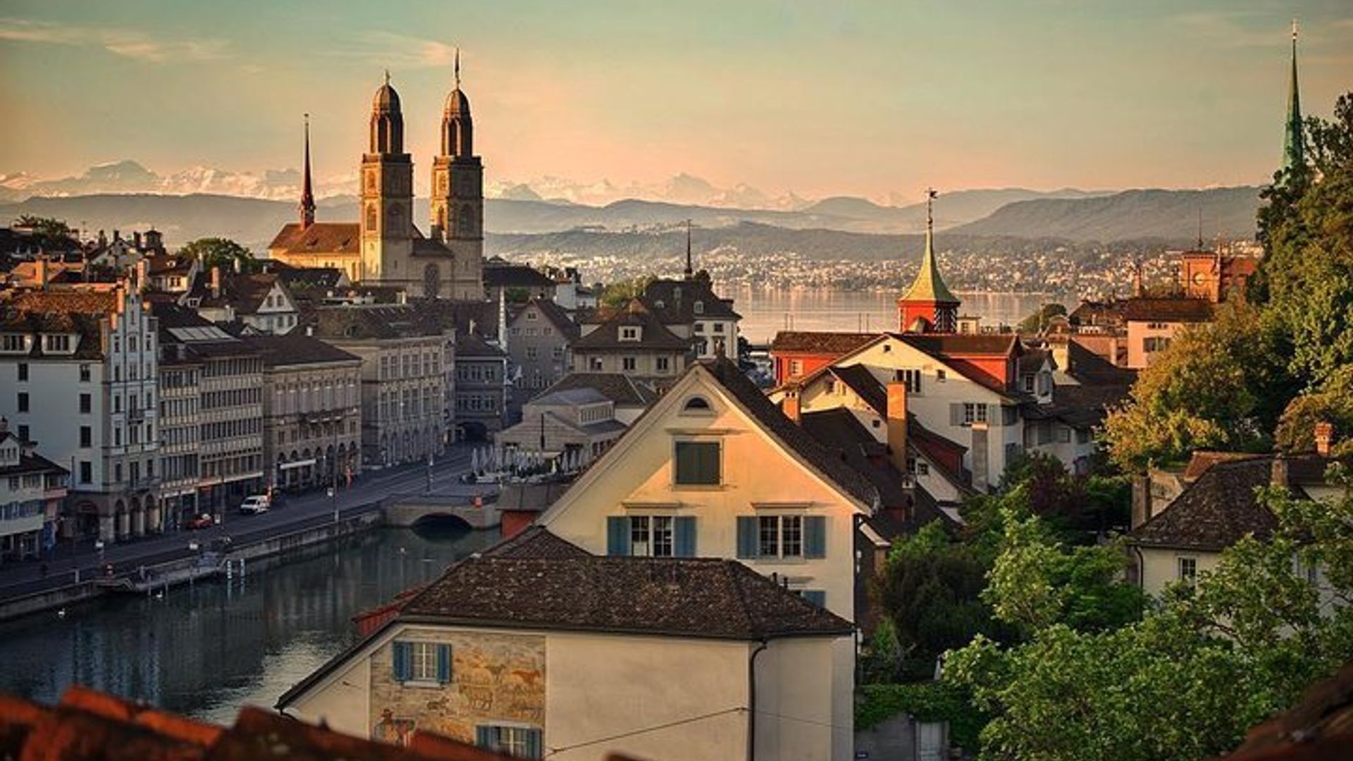 Le meilleur de Zurich avec une vue panoramique dans une balade en petit groupe