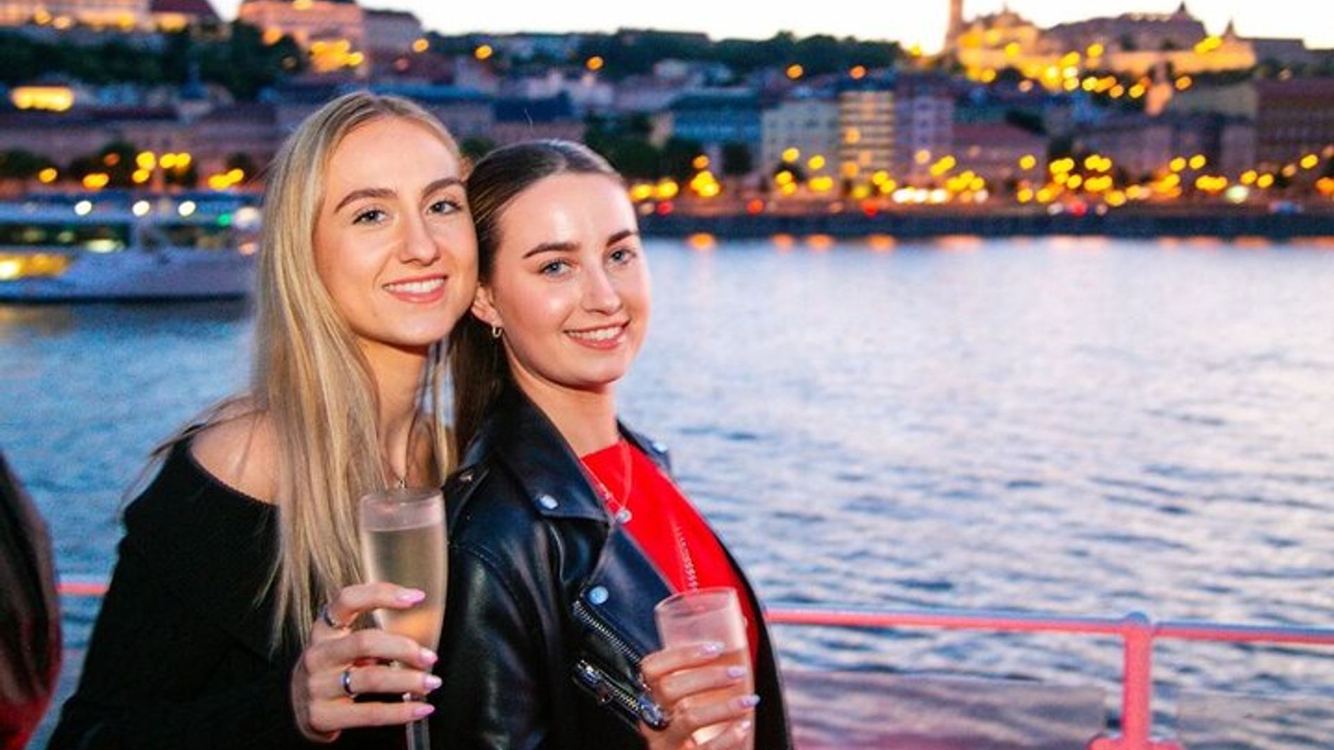 Budapest: Crociera al tramonto sul Danubio con Prosecco