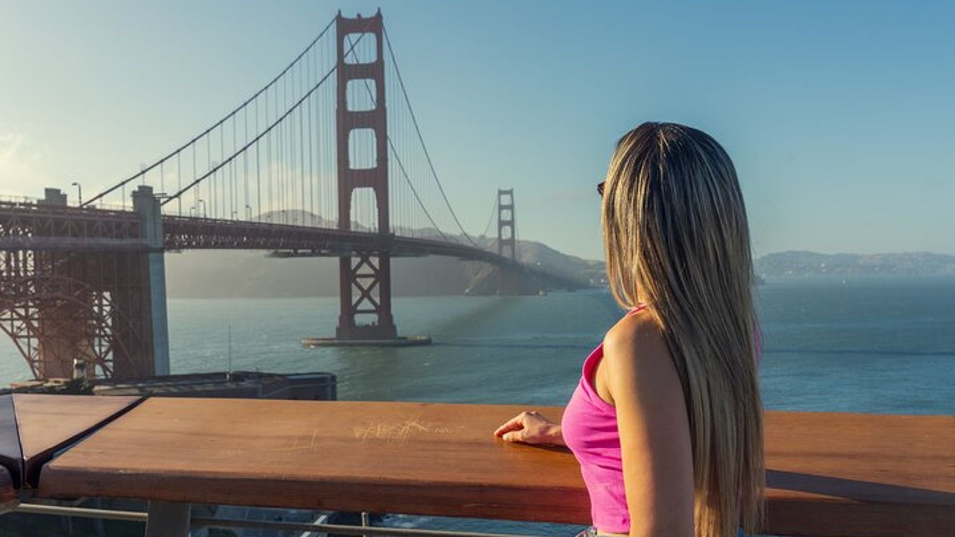 San Francisco : Professional Photoshoot at Golden Gate Bridge image 3