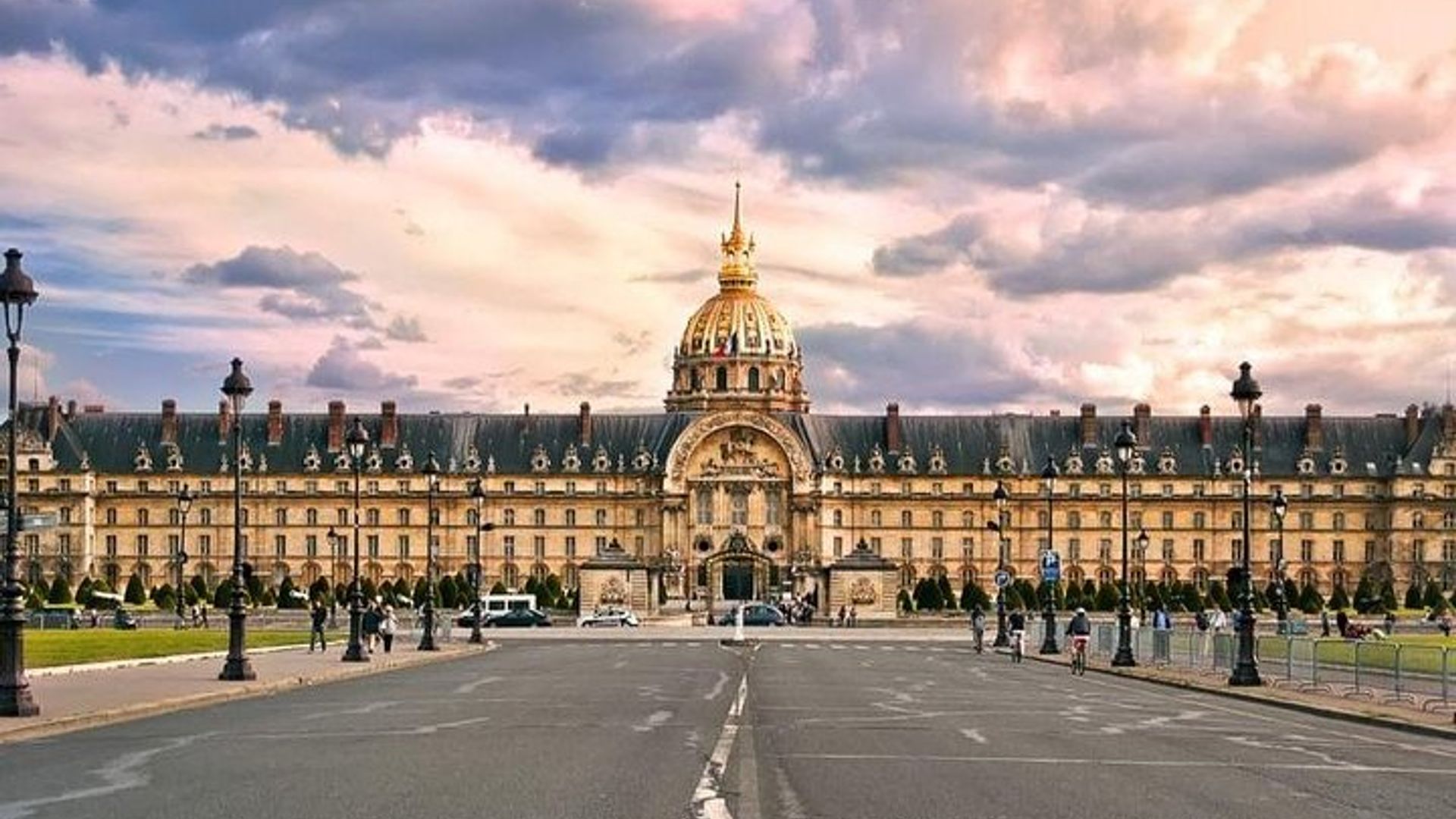 Les Invalides & Army Museum Priority Entrance Ticket with Self-Guided Audio Tour
