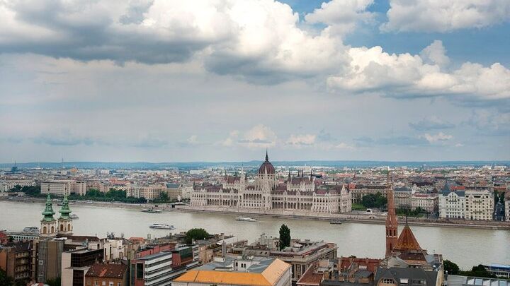 Budapest Private Full-Day City Sightseeing Walking or Car Tour