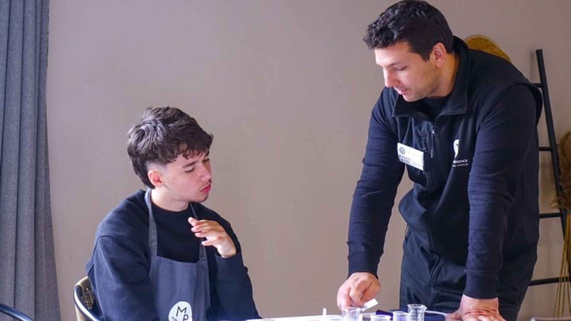 Taller de creación de perfumes personalizados entre Nîmes y Arles