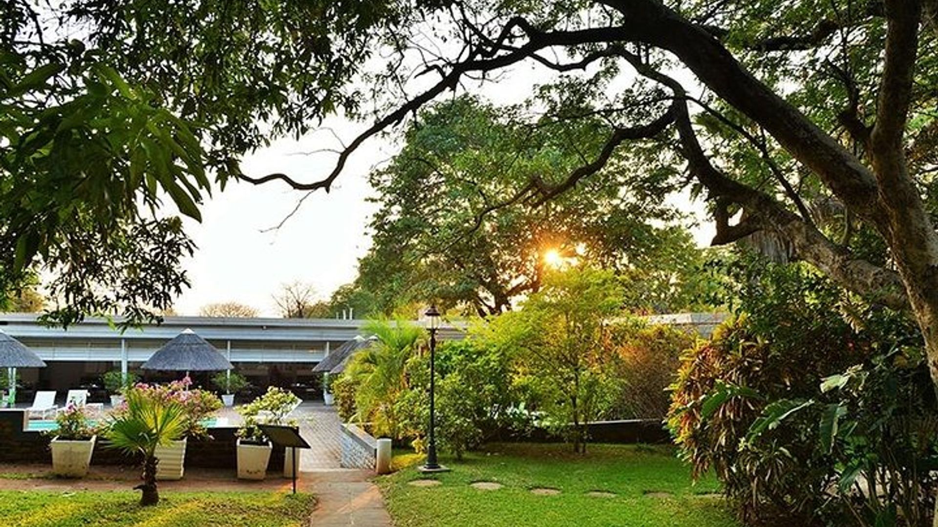 2 Days / 1 Night Cresta Sprayview Hotel Package