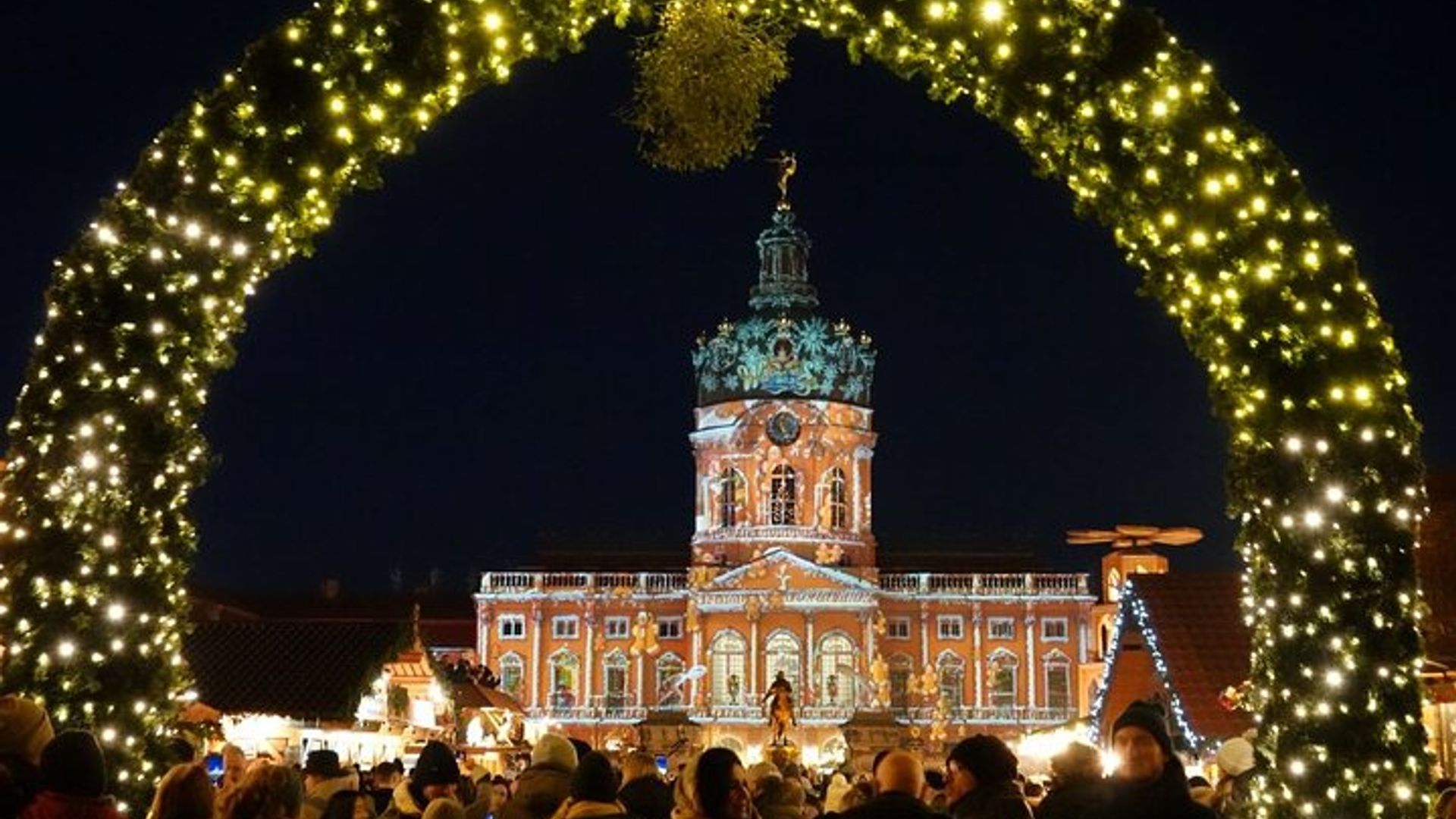 Berlin Christmas Lights Live Tour + Mulled Wine & Gingerbread