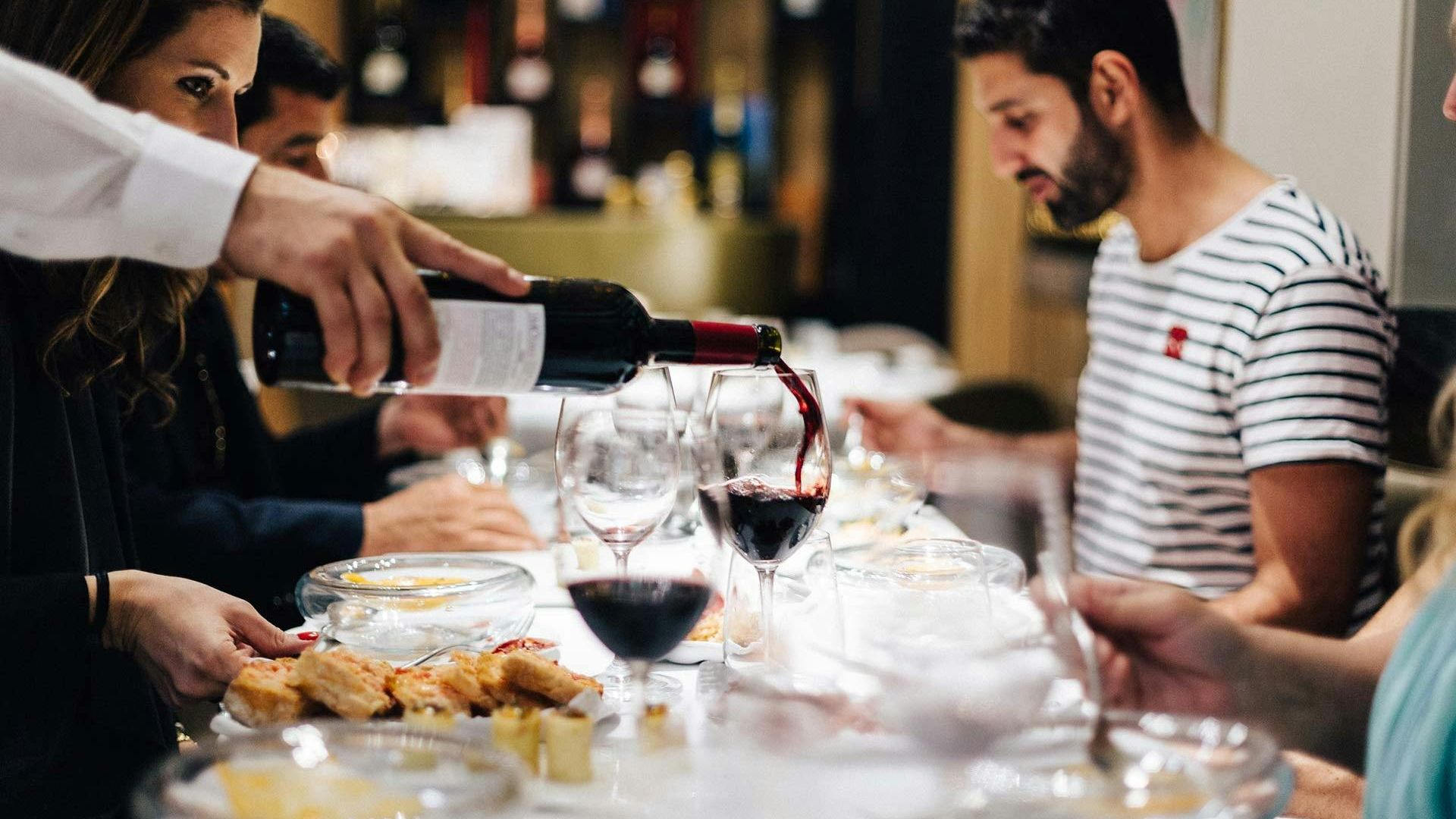 Barcelona: Wine and Tapas Tour