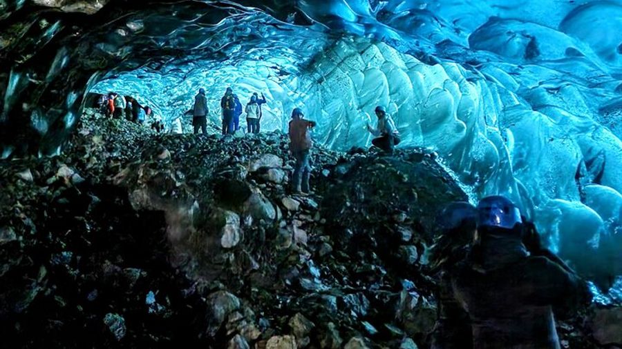 Jokulsarlon to Vatnajokull Ice Cave Small-Group Tour
