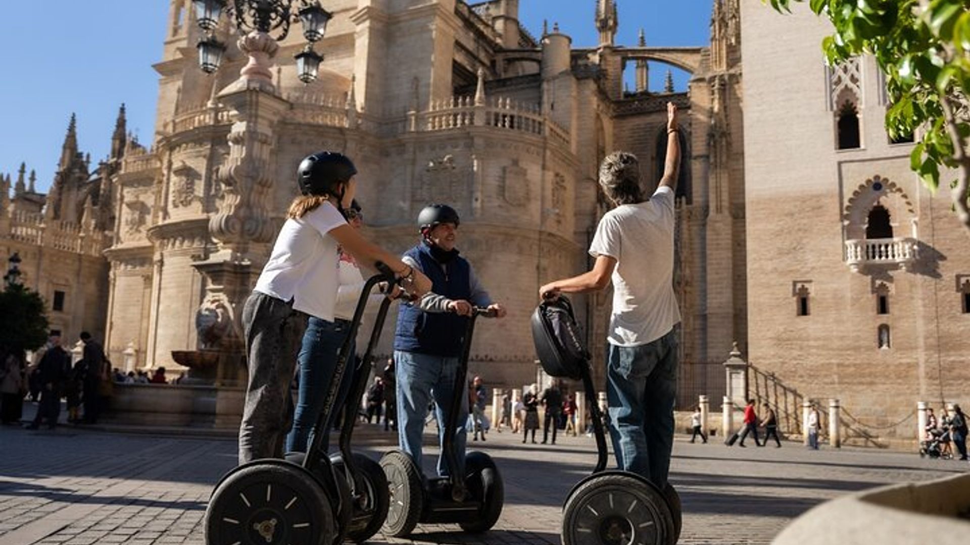 Tour della città di Siviglia: Tour Monumentale in Segway di 2 ore