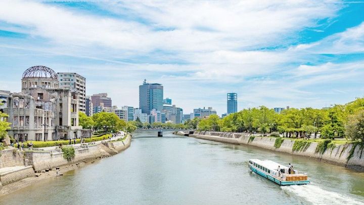 Hiroshima Group Walking Tour With Local Guide